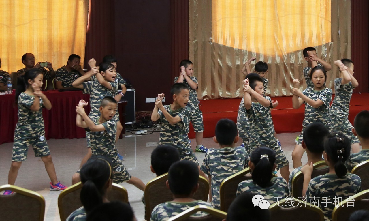 小硬汉进军营夏令营第一期毕营大小硬汉齐聚！