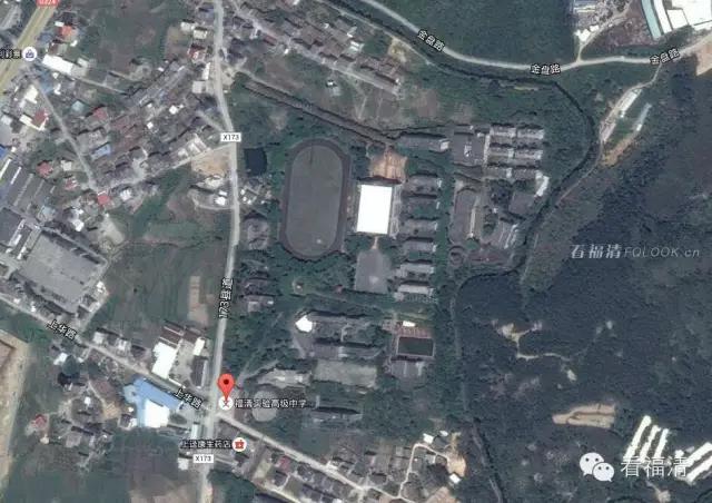 航拍福清市学校,可以看到学校内部的卫星地图