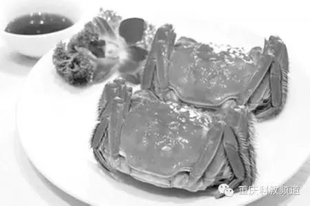 吃螃蟹和柿子有毒吗,吃橘子再吃螃蟹会食物中毒吗