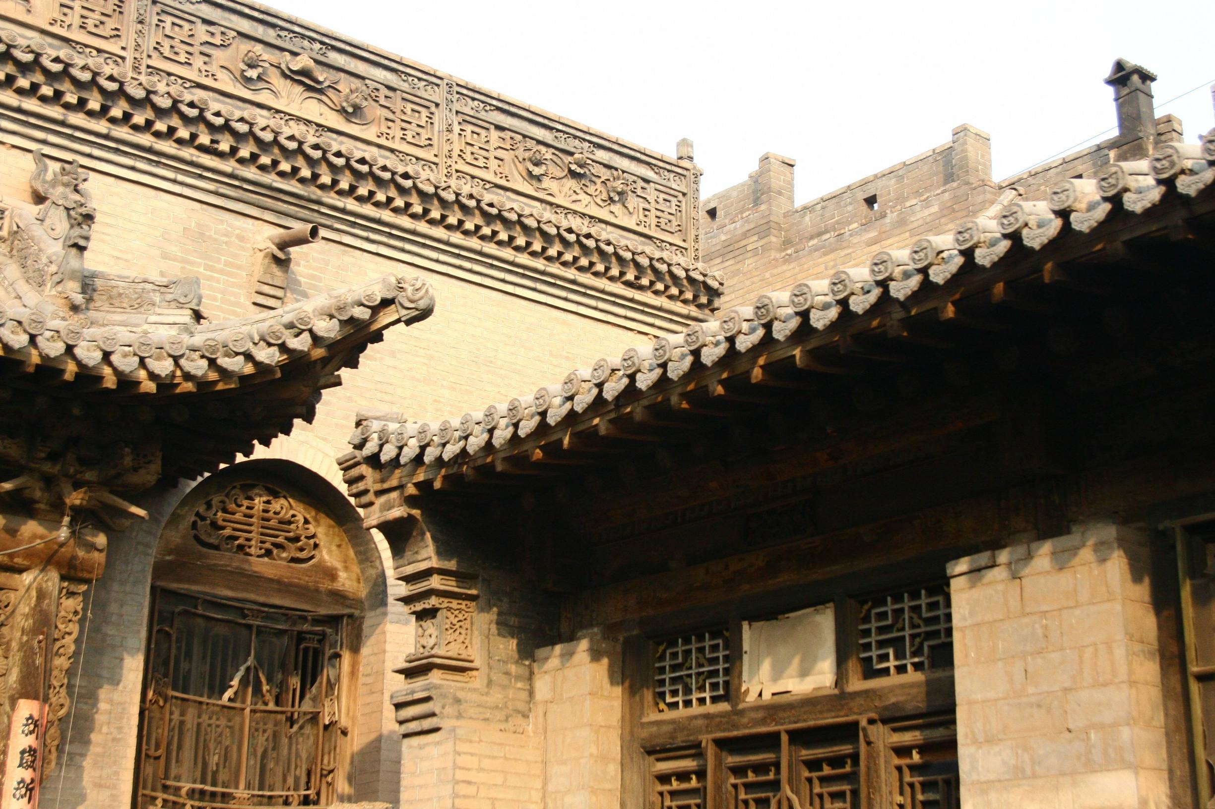 距离乔家大院最近的地方,乔家大院附近的大院