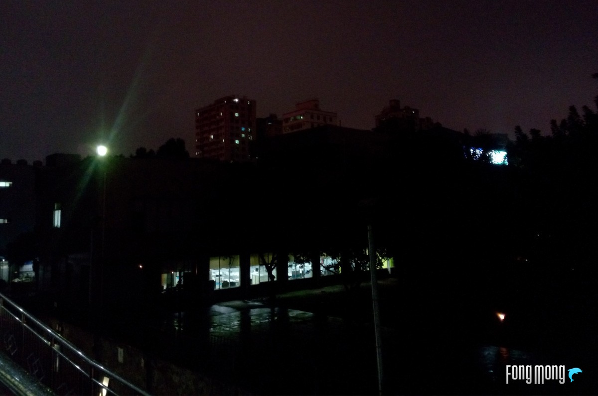 仅1799元8gb运存,1099元运存手机