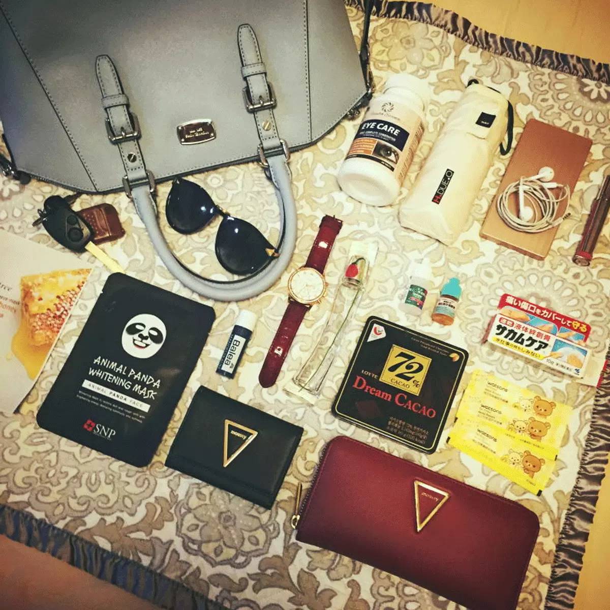 粉丝寄来的包,粉丝寄来了一箱包包