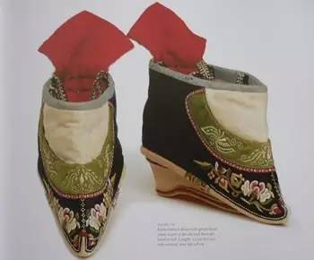 缠足、厚葬、看风水，百年前有位诗人这么看