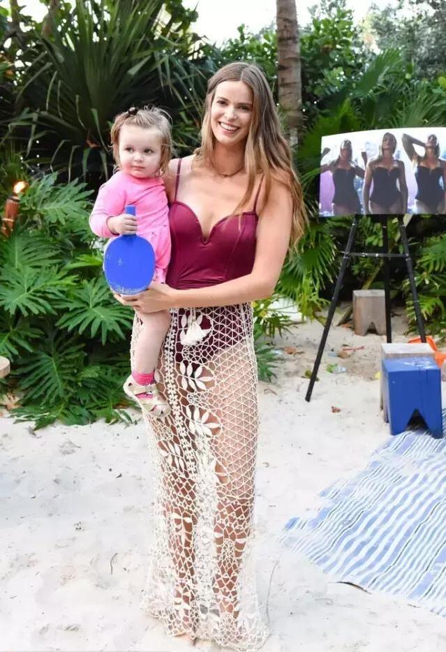 谁说“好女不过百”？这些“微胖界女神”只穿“它”就时髦又苗条