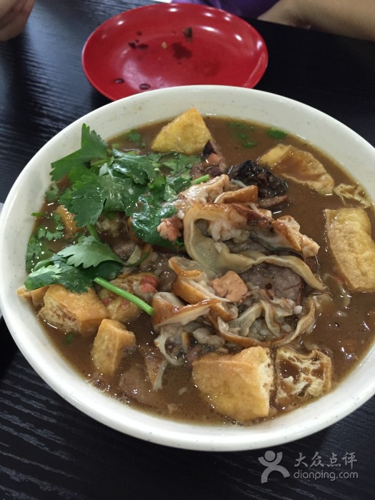 老北京卤煮网红店,北京一家很火的卤煮店