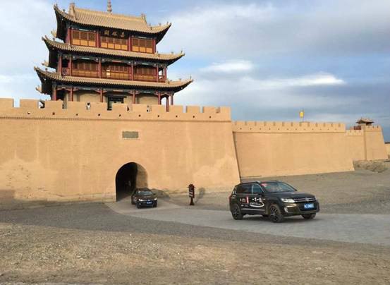 超多美图慎入！开神车，走丝路，这些不可思议的美景就在中国！