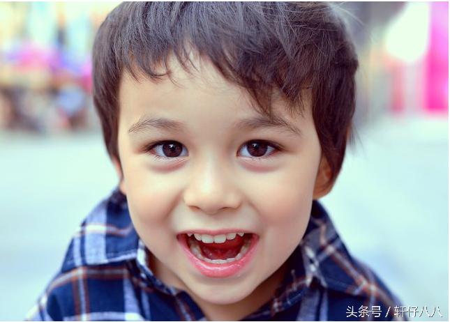 一岁宝宝感觉地包天,一周的宝宝有点下兜齿