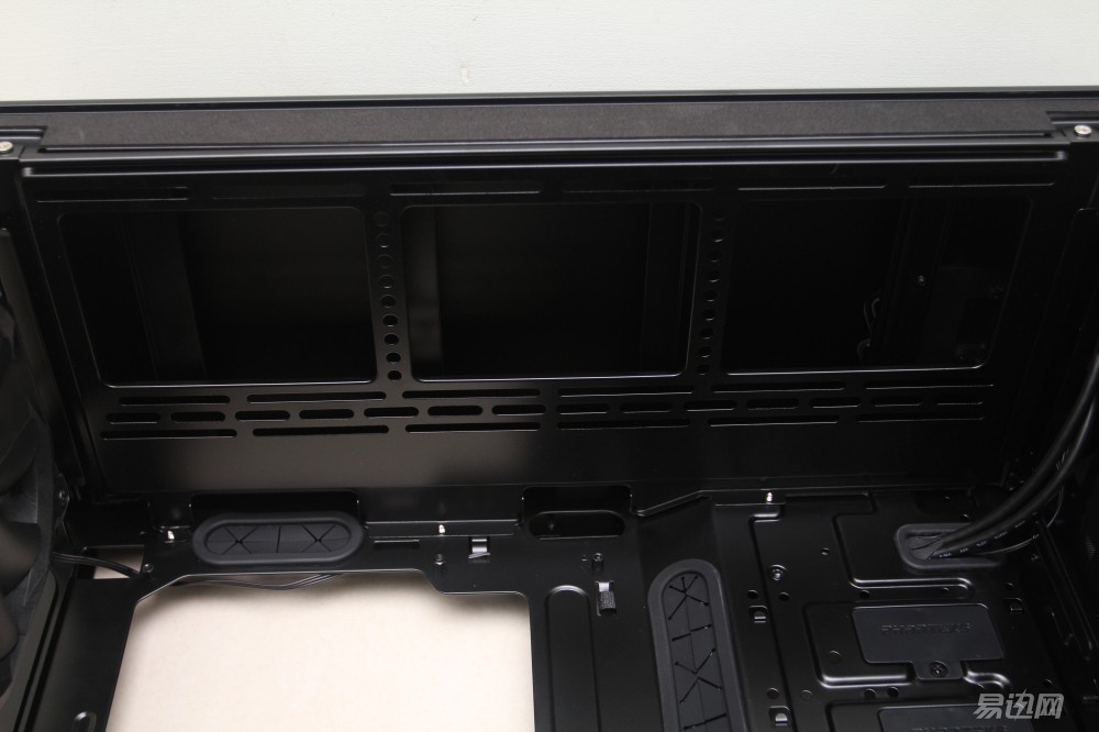 追风者515机箱可以装大主板吗,华擎b150装nvme