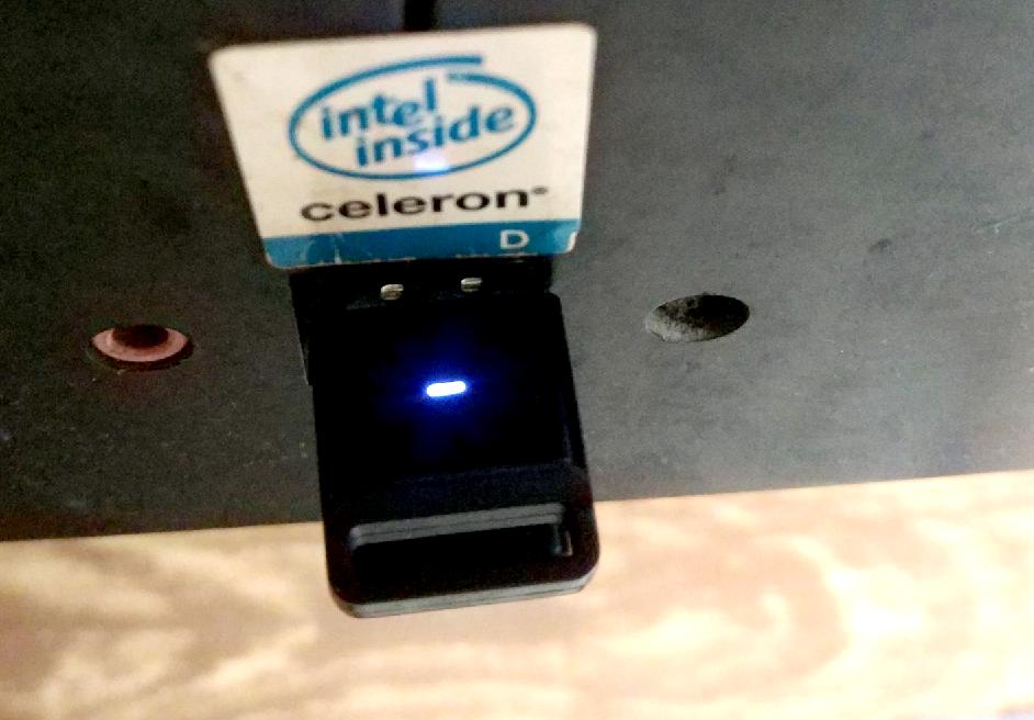 台式机上使用无线耳机,智能电视可以连接耳机吗