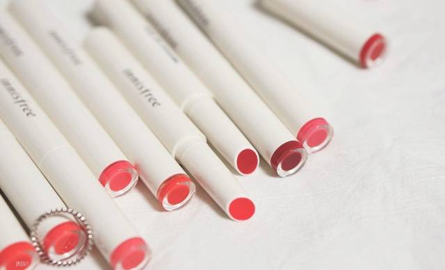 细管口红是什么鬼？！从CPB到CHANEL到TF今夏都在出！