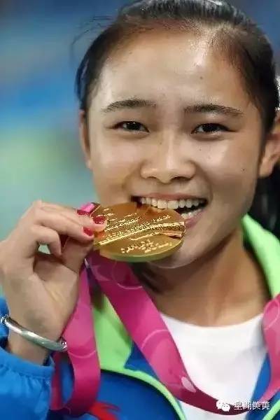 奥运会金牌一咬掉色是真是假,这届奥运金牌是纯金的吗