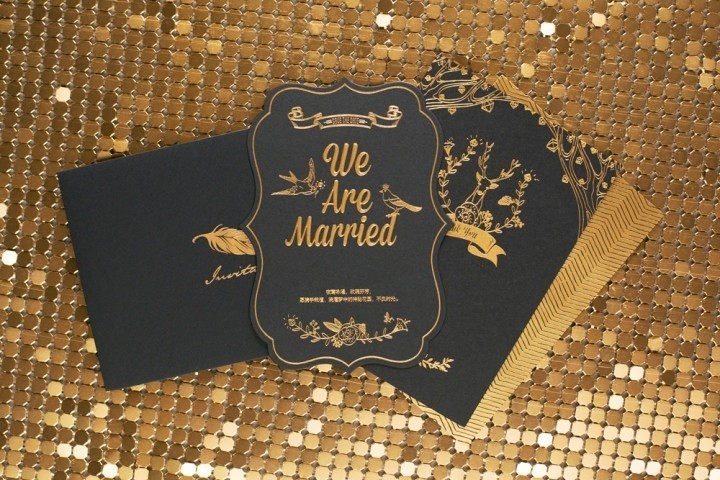 这张婚礼请柬有“毒”,还不速来围观!