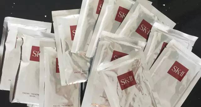 怎么敷面膜才能让面膜更服帖,敷面膜怎么让面膜贴合脸型