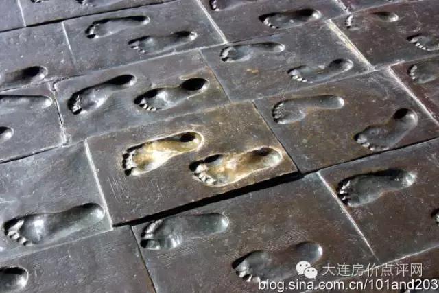 大连星海曾经的大船,大连星海广场标志性建筑是什么