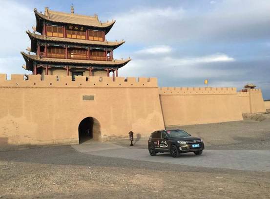 超多美图慎入！开神车，走丝路，这些不可思议的美景就在中国！