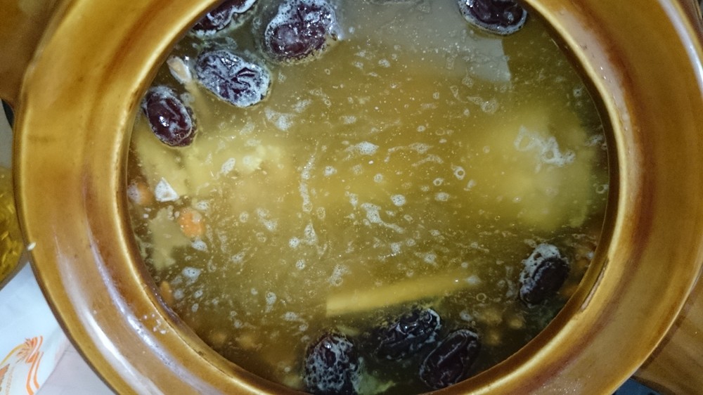 为什么自己炖的鸡汤那么油,为什么炖的鸡汤不够清