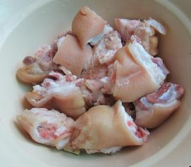 怎样快速做好一锅汤汁浓、白、稠的猪蹄