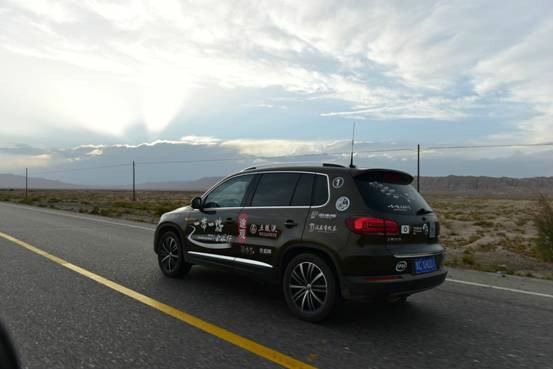 超多美图慎入！开神车，走丝路，这些不可思议的美景就在中国！