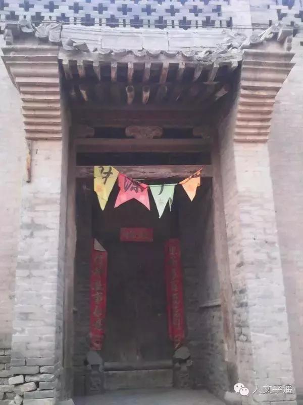 走在平遥古城的大街上,平遥的沿途风景