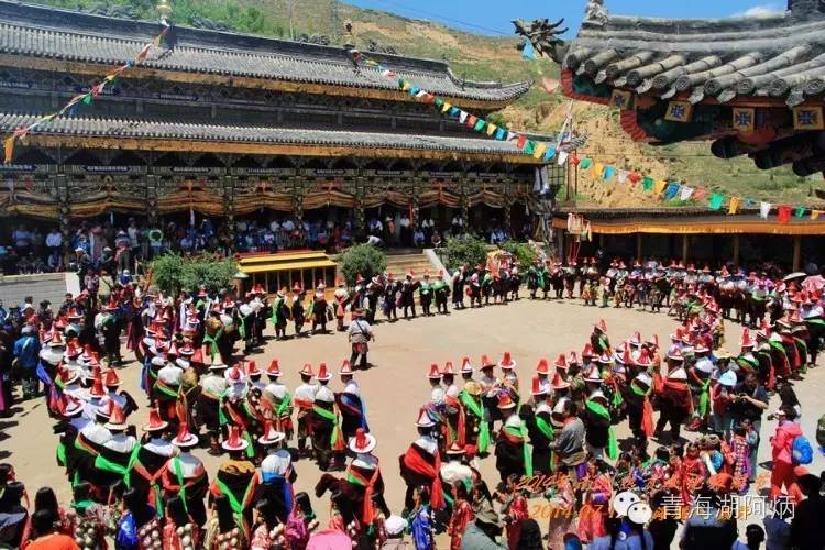 青海湖和沙坡头哪个更值得去,12月青海湖值得去吗