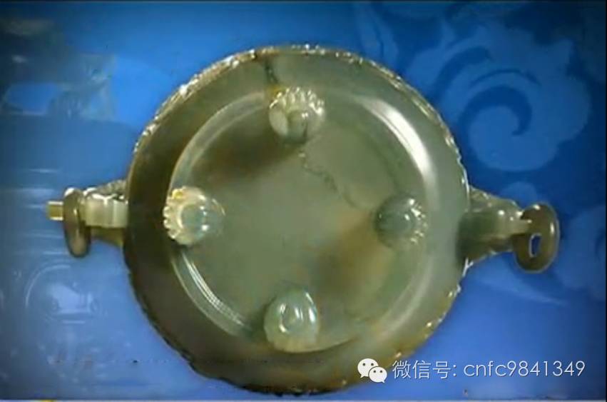 台湾老伯的香炉当玻璃工艺品祖传几代人，幸好没仍。