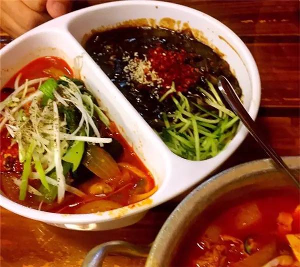 西安钟楼附近高档餐厅,西安必去的高消费餐厅