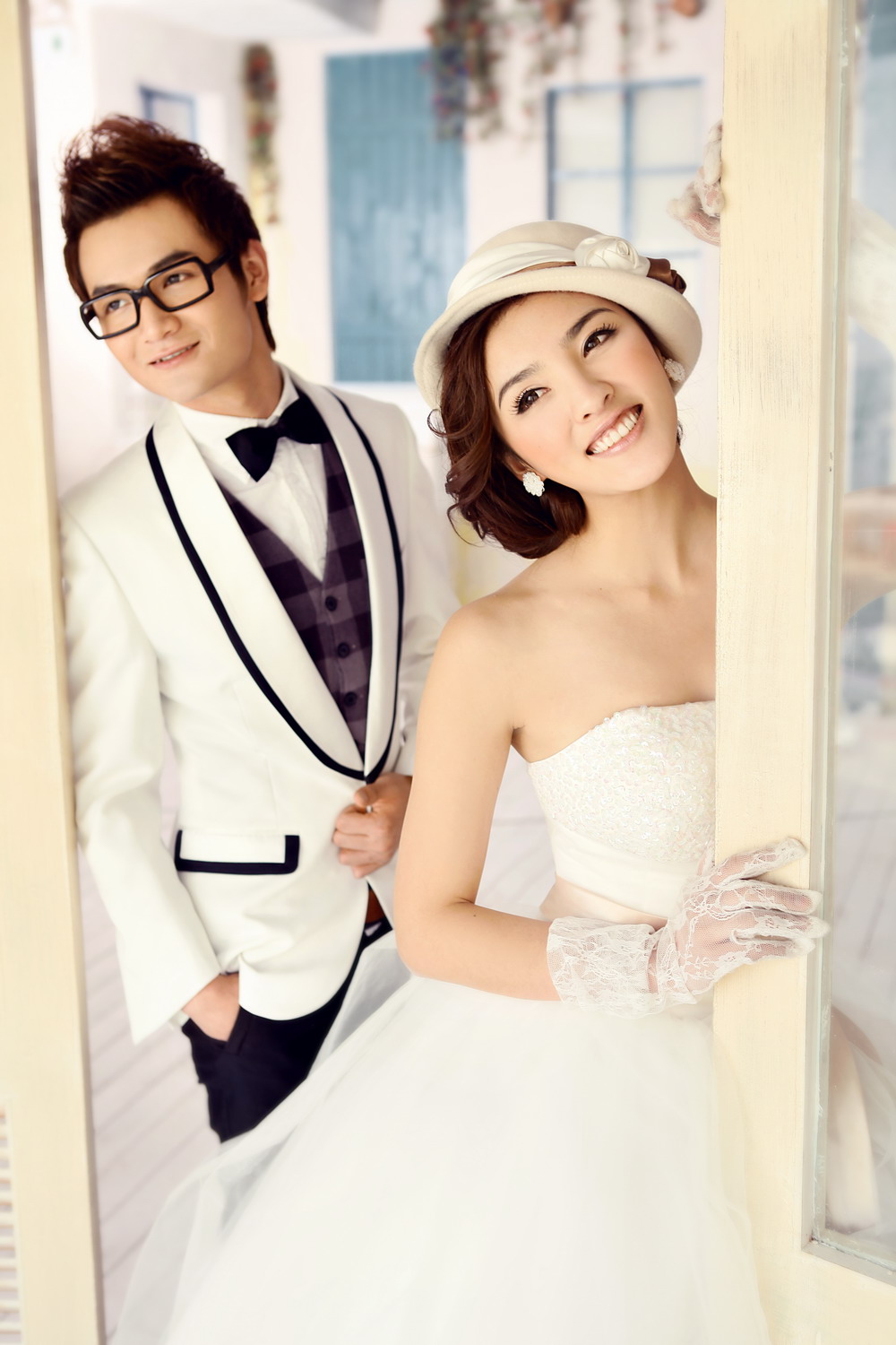 平胸新娘婚纱挑选及穿着技巧分享,新娘如何选择婚纱礼服颜色