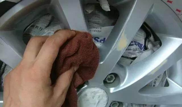 哈弗h6冠军版轮毂刮花修复方法,汽车冷知识和处理方法