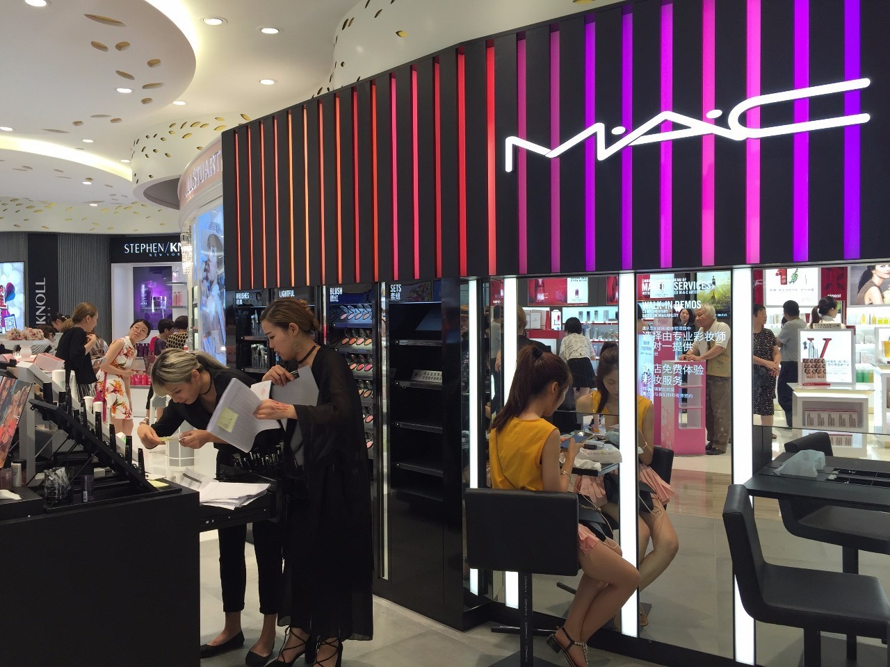 上海哪个免税店买后最便宜,上海最大的免税商场在哪里