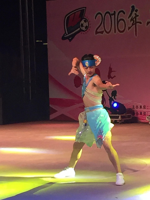 校园足球啦啦操活动方案,青少年足球啦啦操比赛