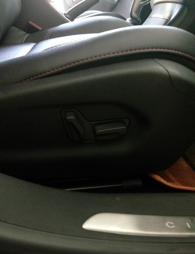 雪铁龙C51.6T豪华版,颇有风范