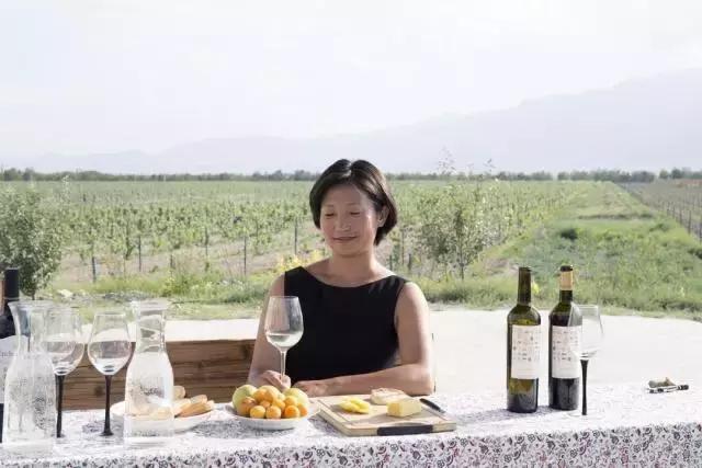 閭ｄ簺鍧愭嫢鍗冧竾閰掑簞鐨勬槑鏄熶滑,鍝簺鏄庢槦涔颁簡娉曞浗閰掑簞