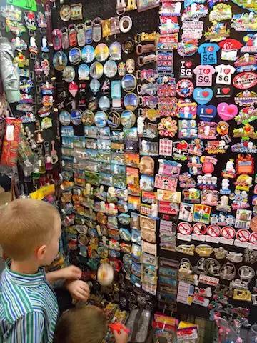 现在去新加坡购物必买清单,去新加坡旅游买何特产