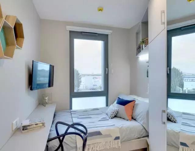 这个年青人造的公寓，让我好想立马住进去！功能太全了！