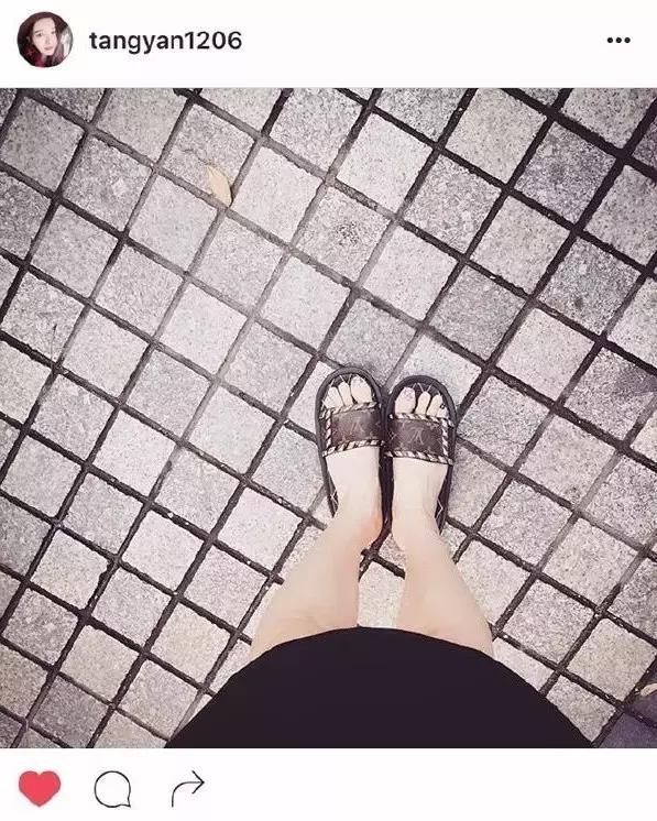 自从穿上这些拖鞋，就是那么自信