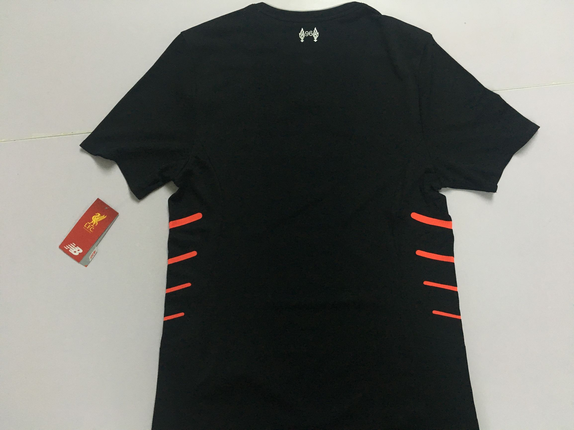 利物浦19-20欧冠客场球衣,利物浦1819赛季主场客场球衣