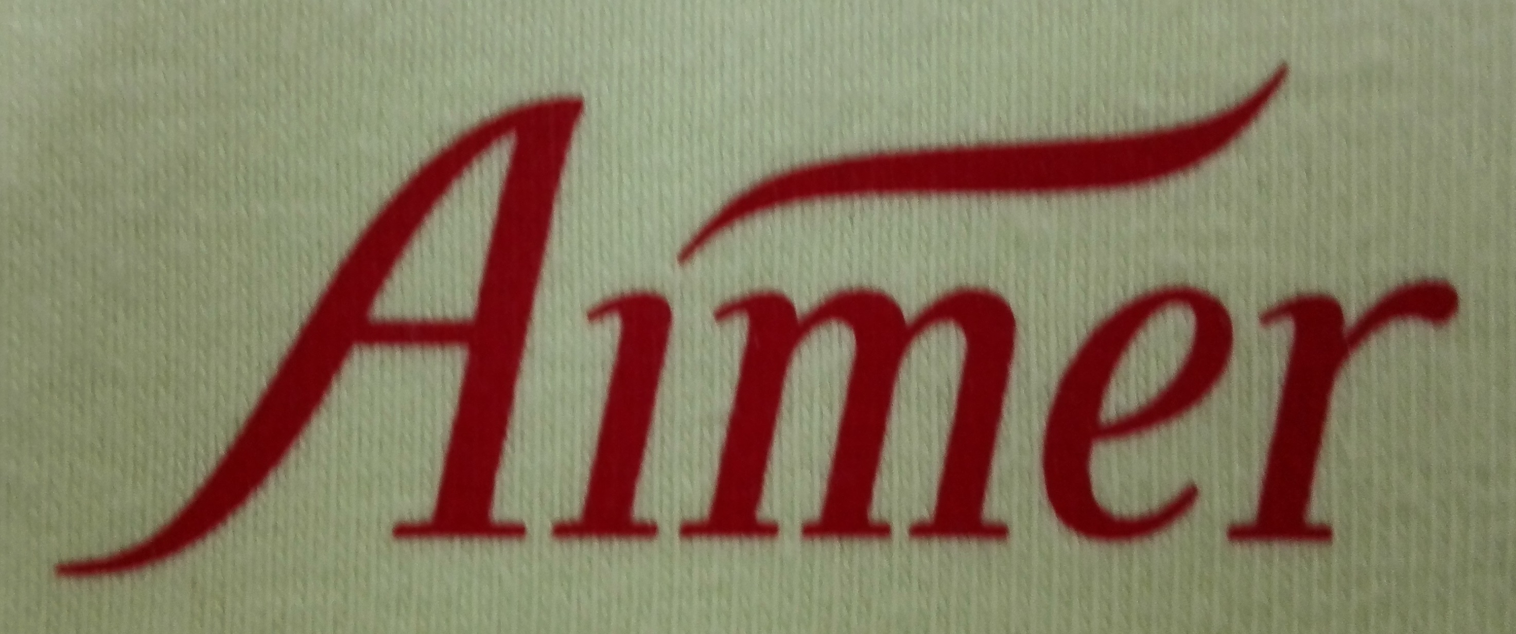 服装标签哪里找,服装标签怎么缝纫