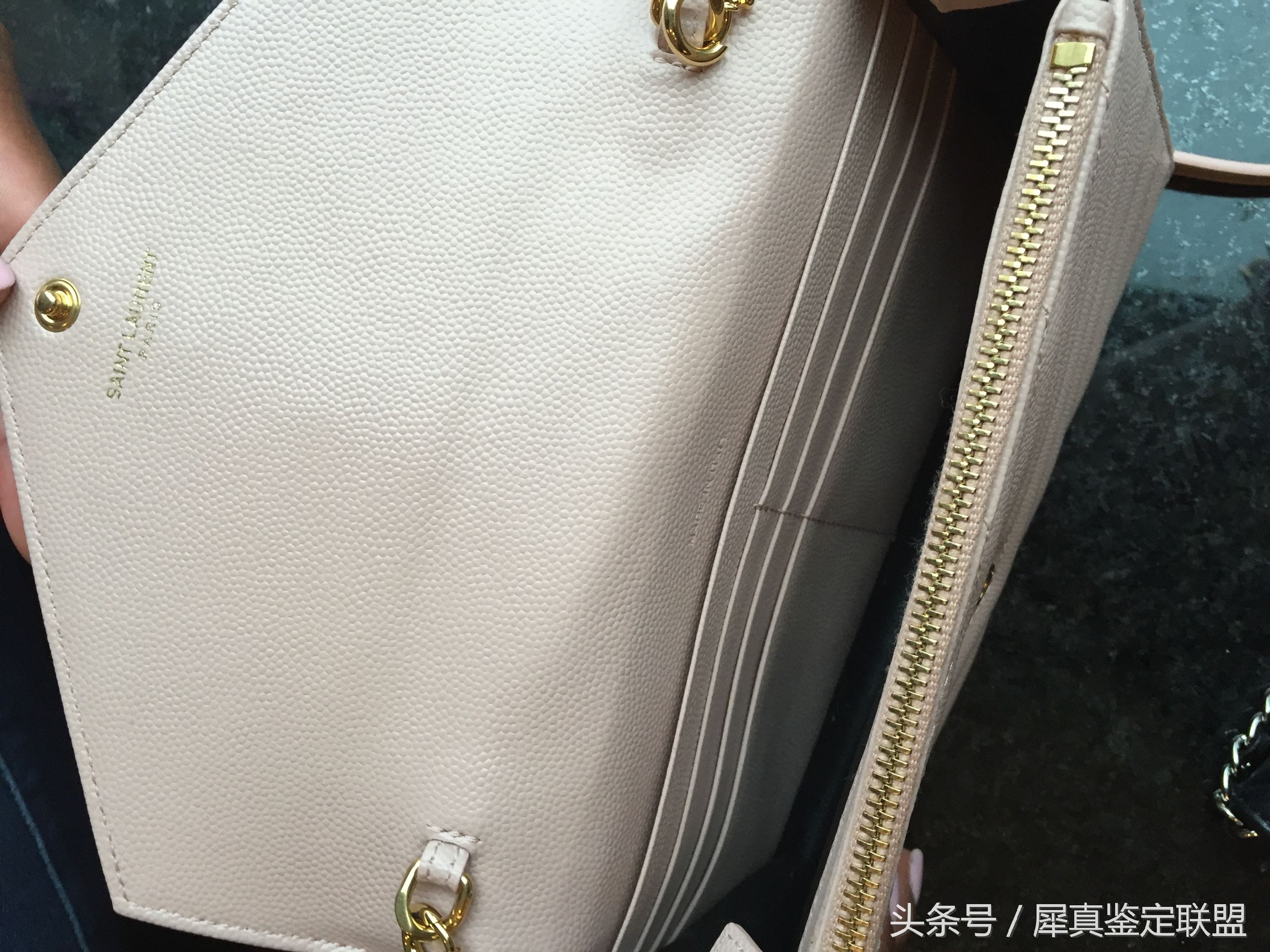 香奈儿链条钱包值得买,圣罗兰钱包和手拿包有什么区别