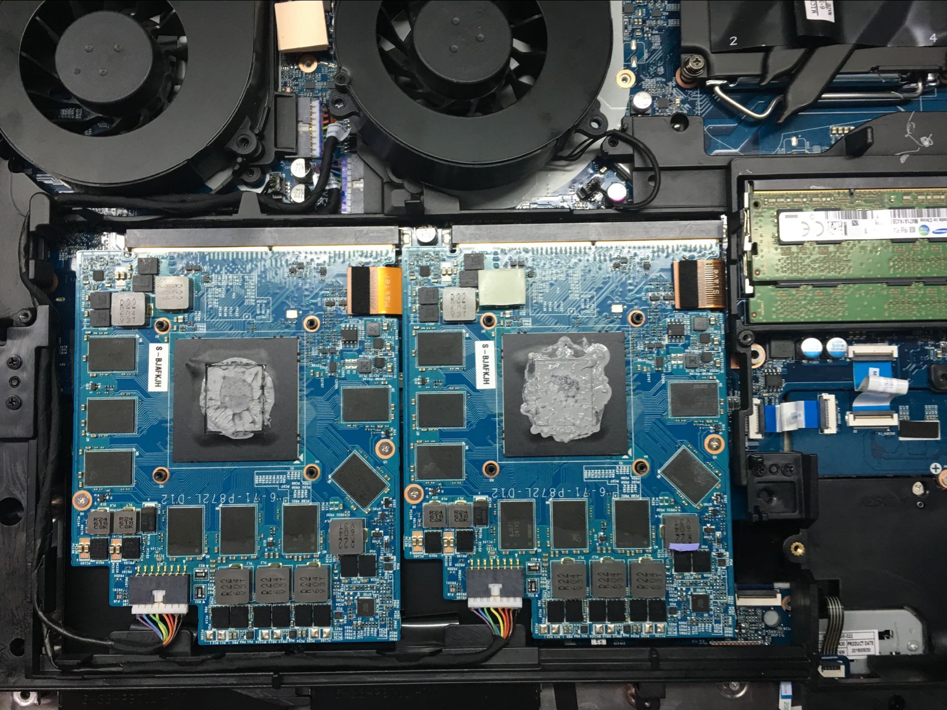 战神gx10开箱,最强游戏本开箱