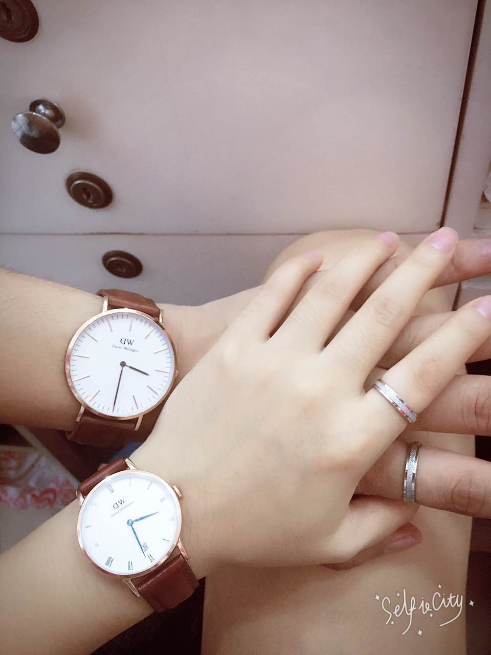 dw手表情侣腕表,dw手表情侣款腕表