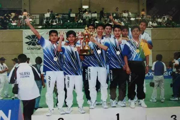 林丹两球惜败李宗伟，无缘金牌，坚持到现在实属不易！