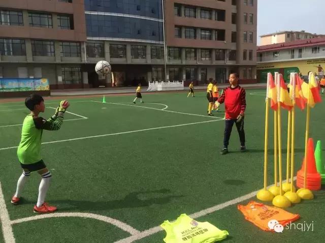 洋教练助力青训,上海3-6岁足球培训