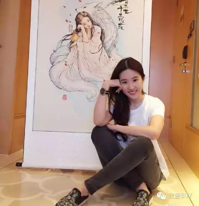 每周女星*服私**秀：89元T成功俘获刘诗诗，杨幂270元T够亲民