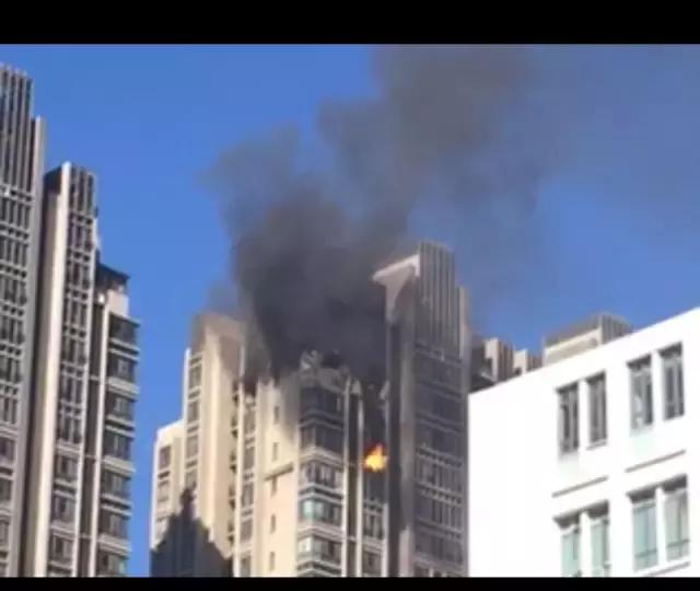 官方通报居民楼发生爆燃,尚佳新苑煤气爆炸后续