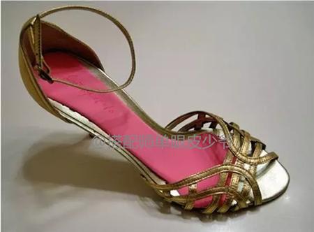 新鞋子磨脚最有效方法,新鞋子磨脚后跟怎么办最快的方法