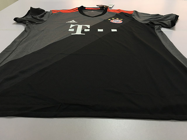 拜仁主客场球衣,拜仁16-17赛季球衣