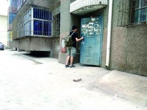 白银案件疑凶工友：他老是盯着红衣女孩