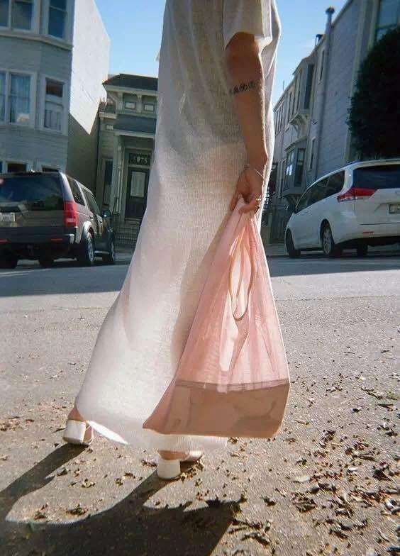 现在想买个防晒霜好用又便宜点的,想买个防晒霜哪种好呢