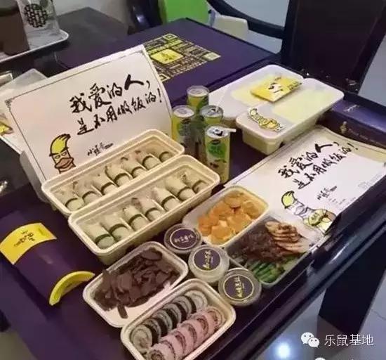 北京的年味渐渐回来了,北漂带回家的年货