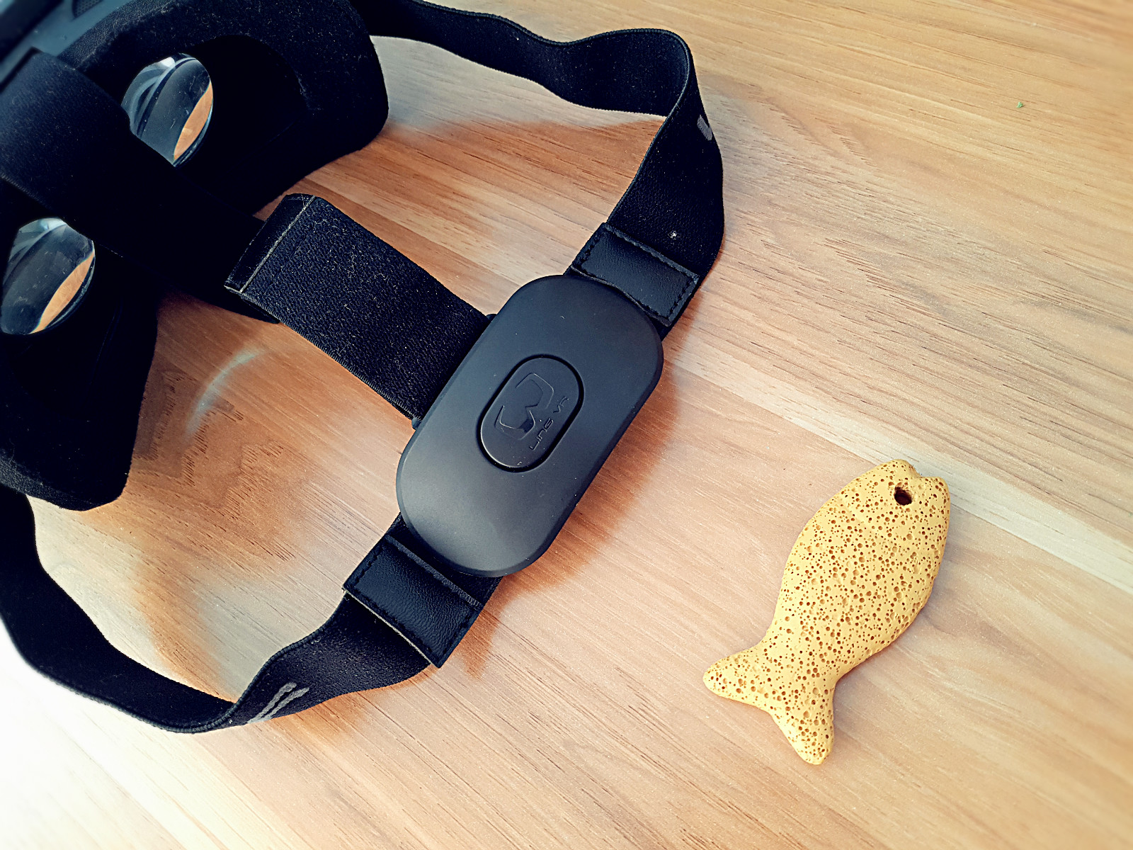 vr眼镜看小视频可以身临其境嘛,普通vr眼镜看手机上的视频效果